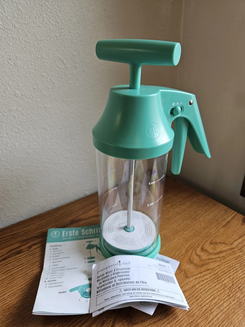 Pampered Chef Batter Mixer Dispenser New Out Of Box